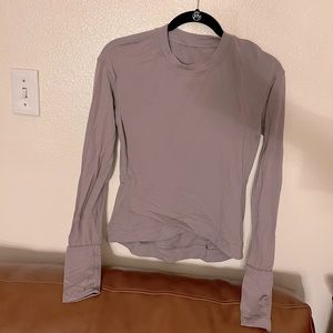 Lululemon Athletica Purple Long Sleeve Shirt in Size 6